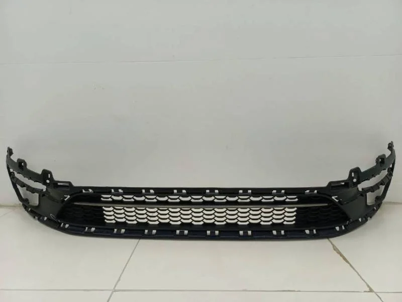 Решетка в бампер центральная Kia Rio 3 (UB) 2011-2017