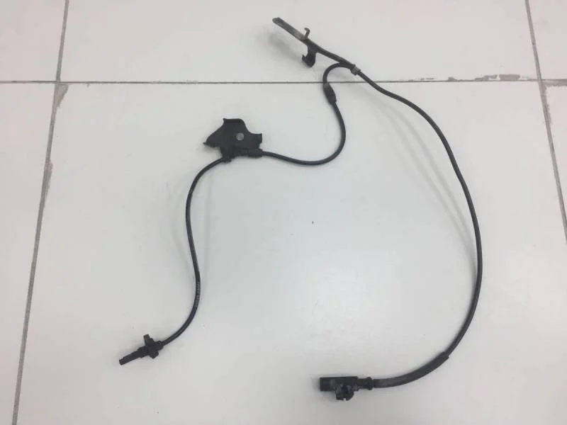 Датчик ABS передний левый Toyota Corolla E180 2013>