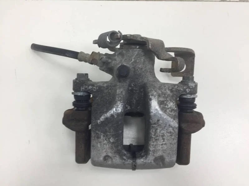 Суппорт задний левый Toyota Corolla E180 2013>