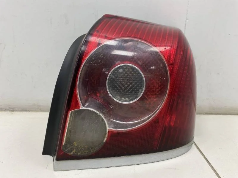 Фонарь задний правый Toyota Avensis (T250) 2003-2009