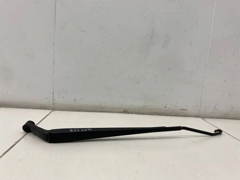 Поводок стеклоочистителя передний левый Toyota Avensis (T250) 2003-2009