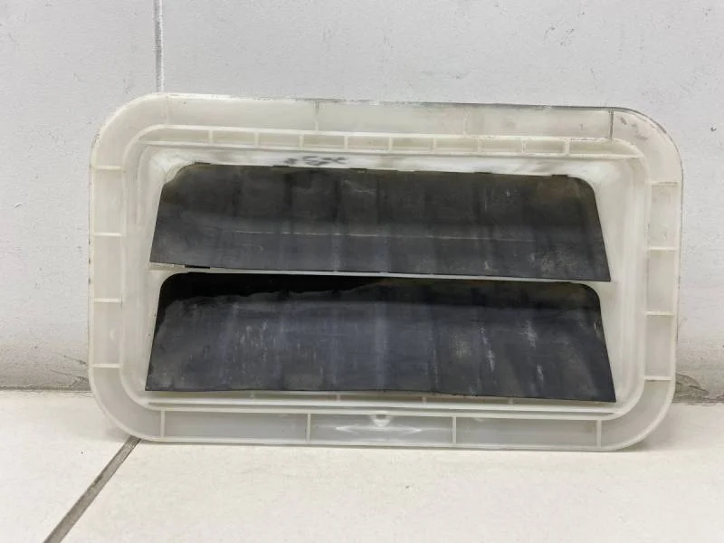 Решетка вентиляционная Toyota Avensis (T250) 2003-2009