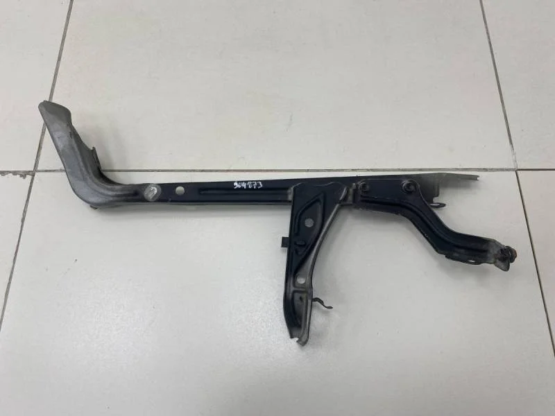 Кронштейн замка капота Toyota Avensis (T250) 2003-2009