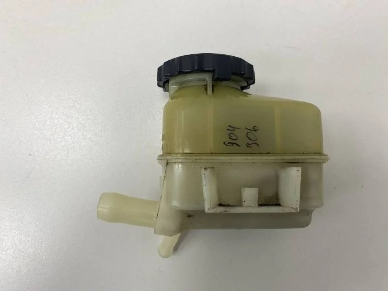 Бачок гидроусилителя Toyota Avensis (T250) 2003-2009