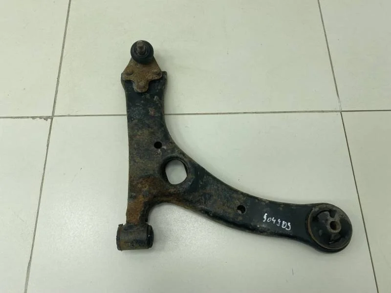 Рычаг передний правый Toyota Avensis (T250) 2003-2009