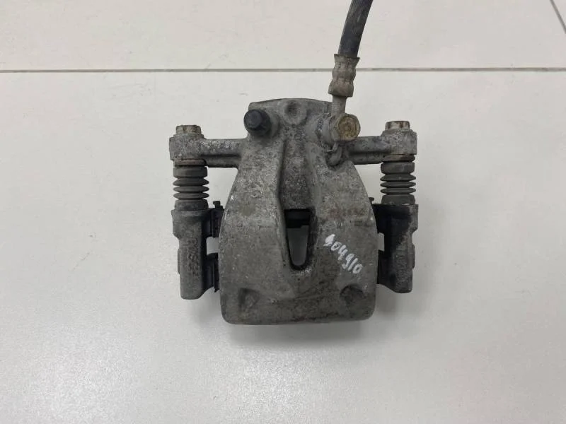 Суппорт задний правый Toyota Avensis (T250) 2003-2009