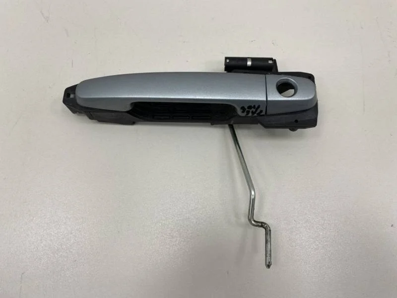 Ручка двери передней наружная левая Toyota Avensis (T250) 2003-2009