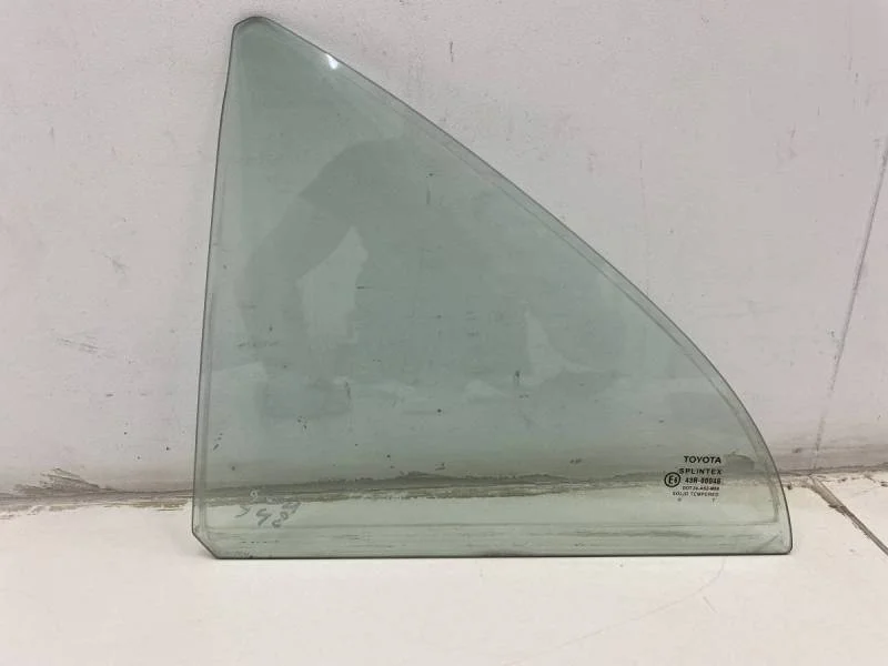 Стекло двери задней левой (форточка) Toyota Avensis (T250) 2003-2009