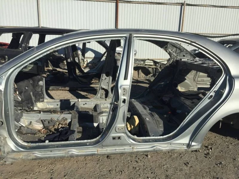 Порог со стойкой левый Toyota Avensis (T250) 2003-2009