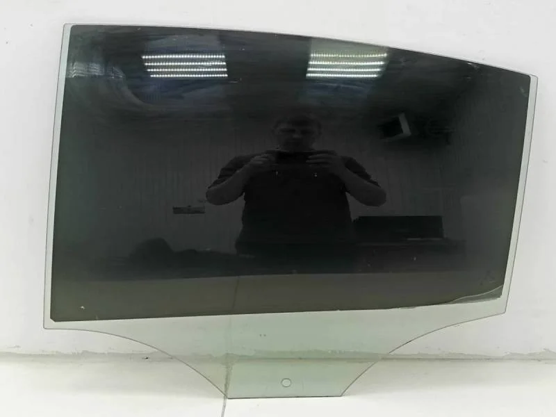 Стекло двери задней левой Volkswagen Passat B6 2005-2010