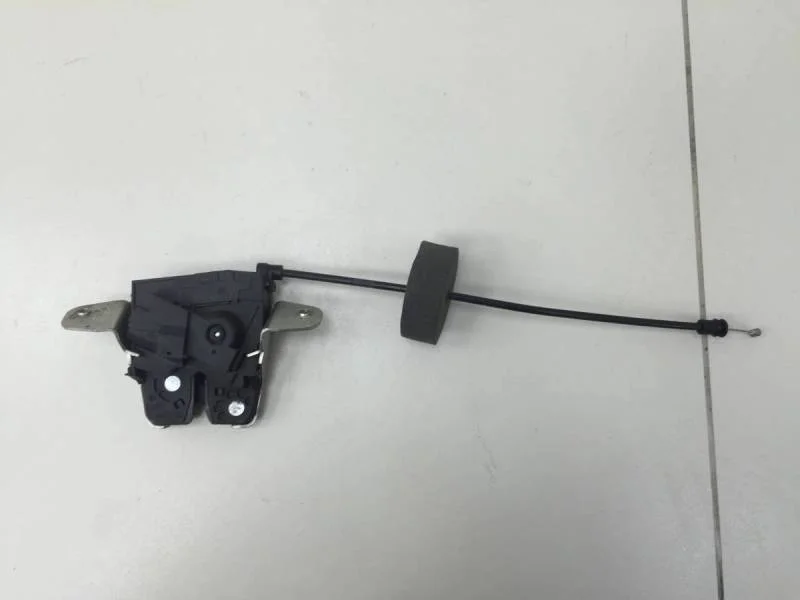 Замок багажника Mercedes-Benz ML-Class (W166) 2011>