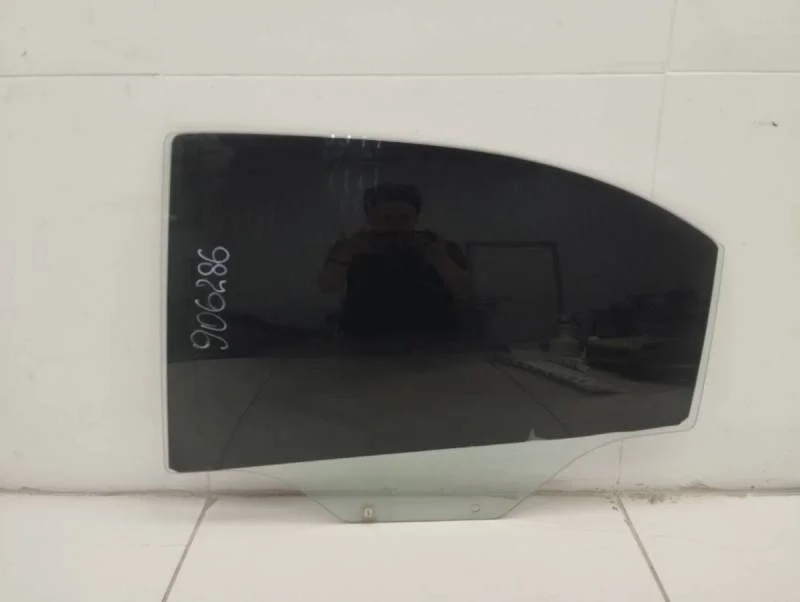 Стекло двери задней левой Chevrolet Aveo T250 2005-2011