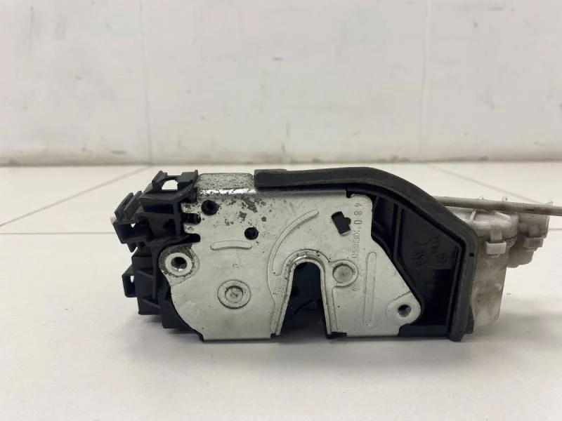 Замок двери передней левой BMW X3 F25 2010-2017