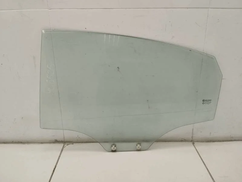 Стекло двери задней левой Kia Rio 3 (UB) 2011-2017