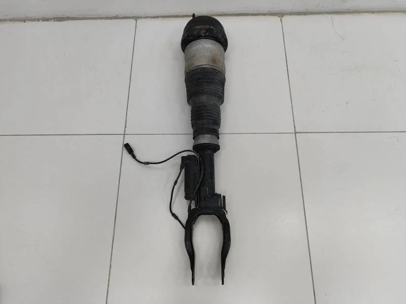 Амортизатор передний левый Mercedes-Benz ML-Class (W166) 2011>