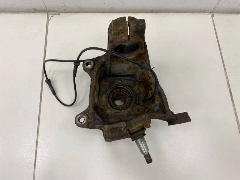 Кулак поворотный передний левый BMW X3 F25 2010-2017