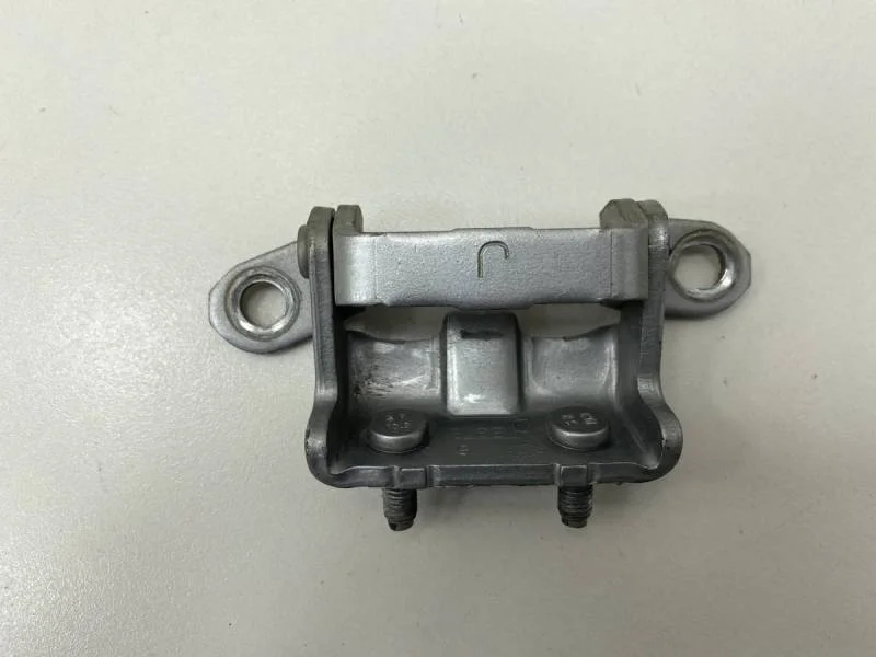 Петля двери задней левой верхняя Nissan Primera (P12) 2002-2007