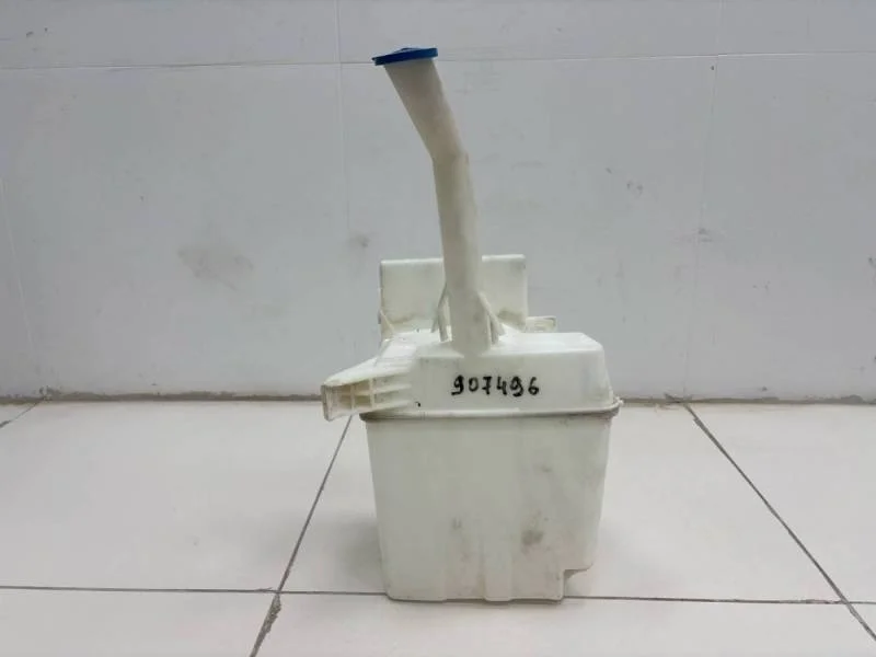 Бачок омывателя лобового стекла Toyota Corolla E120 2001-2007