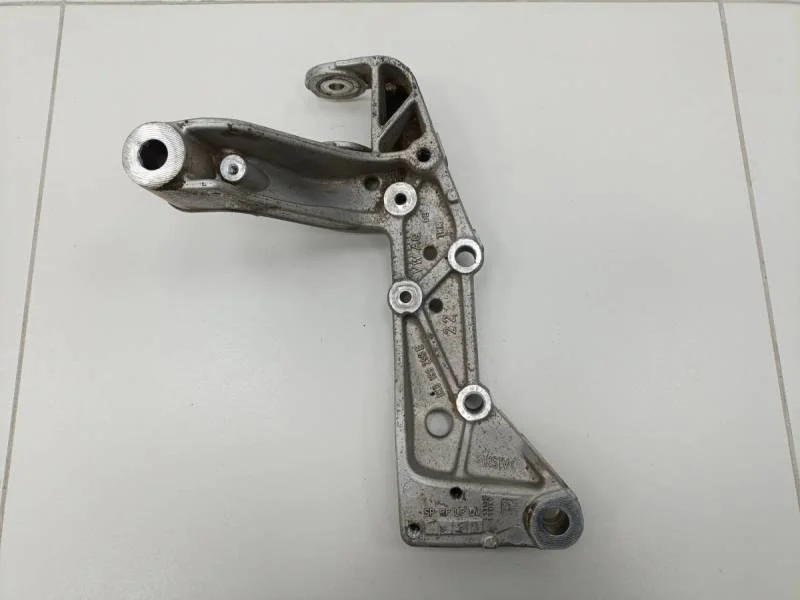 Кронштейн переднего рычага Volkswagen Golf 6 (5K) 2009-2013