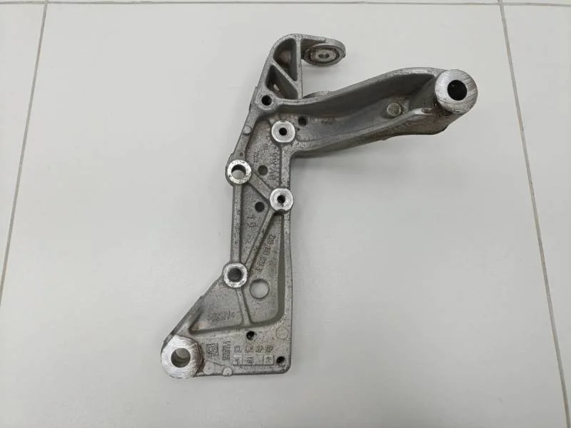 Кронштейн переднего рычага Volkswagen Golf 6 (5K) 2009-2013