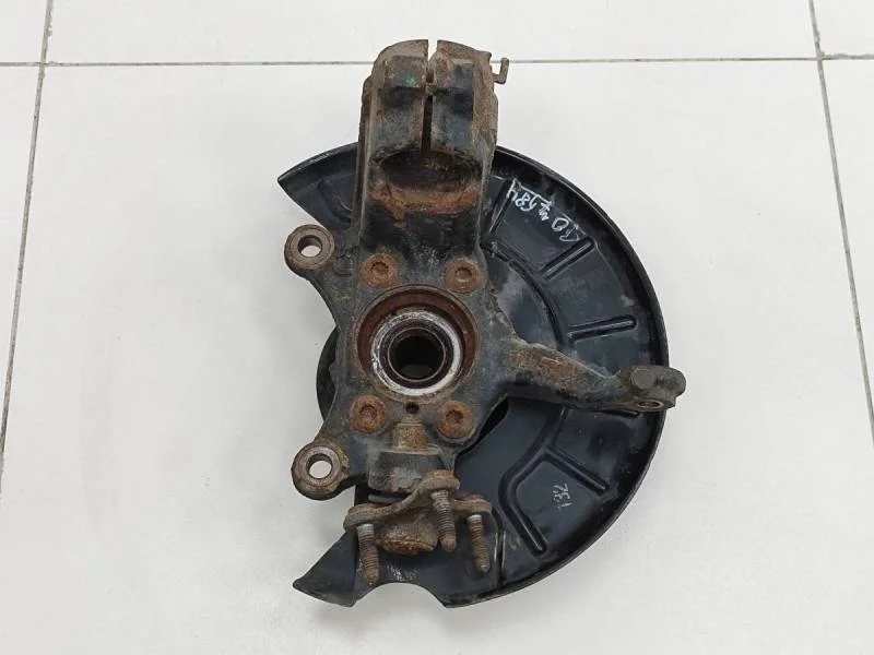 Кулак поворотный передний правый Volkswagen Golf 6 (5K) 2009-2013