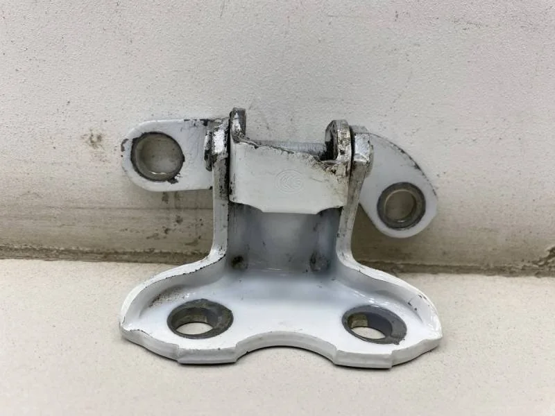 Петля двери задней правой верхняя Toyota Corolla E150 2006-2013