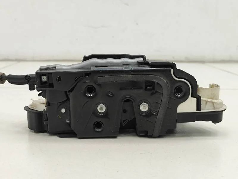 Замок двери передней левой Volkswagen Golf 6 (5K) 2009-2013