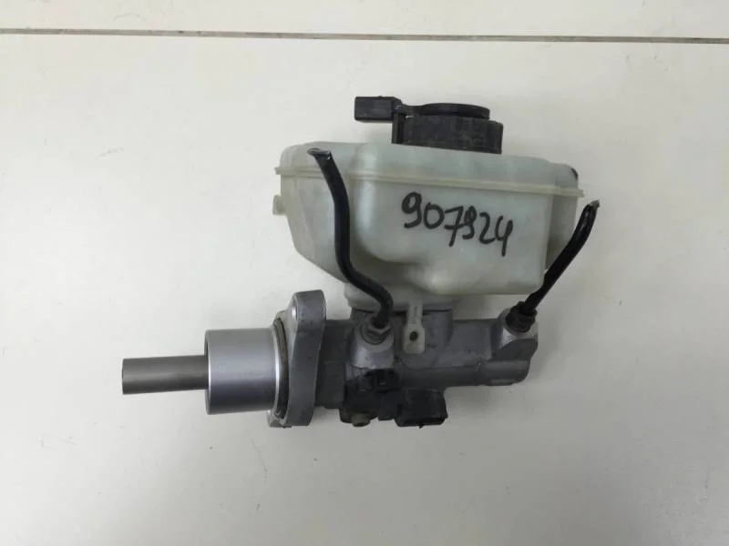 Цилиндр тормозной главный Volkswagen Golf 6 (5K) 2009-2013