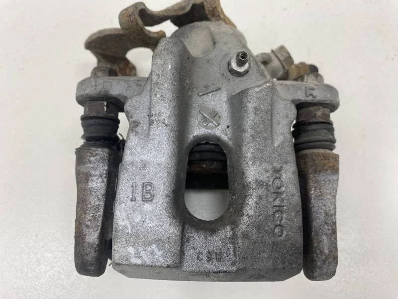 Суппорт задний правый Toyota Corolla E150 2006-2013