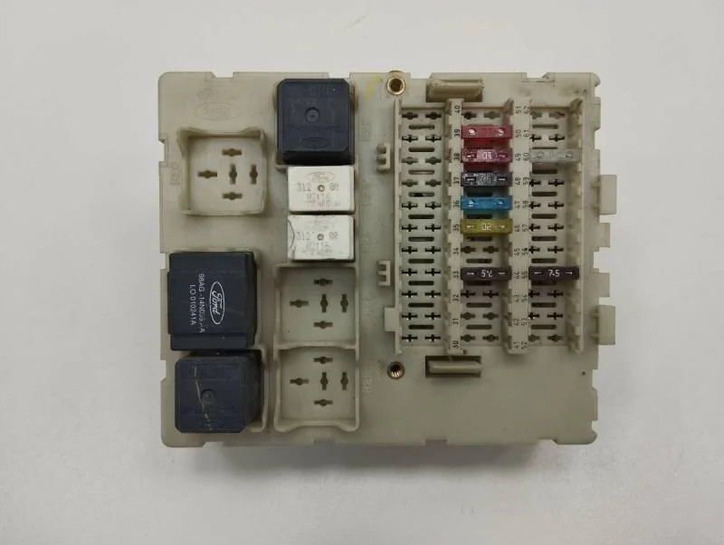 Блок предохранителей Ford Focus 1 1998-2004