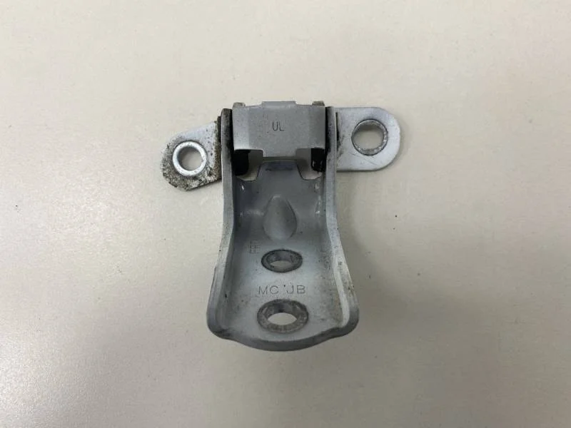 Петля двери передней левой верхняя Hyundai Solaris 2010-2017