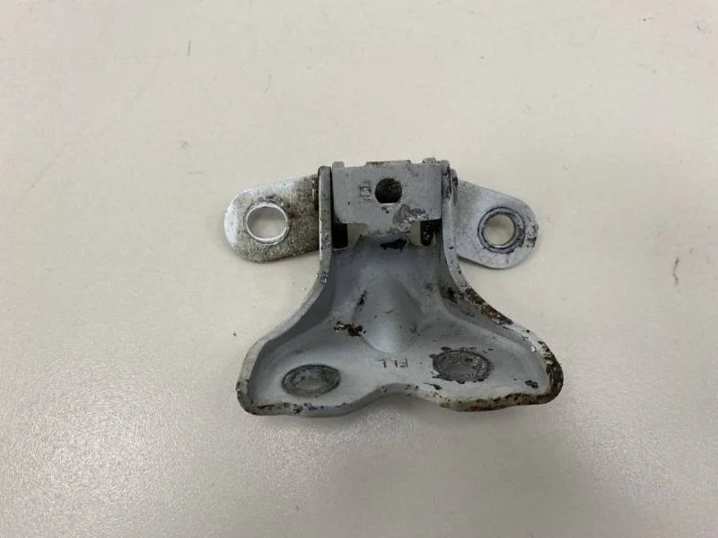 Петля двери передней левой нижняя Hyundai Solaris 2010-2017