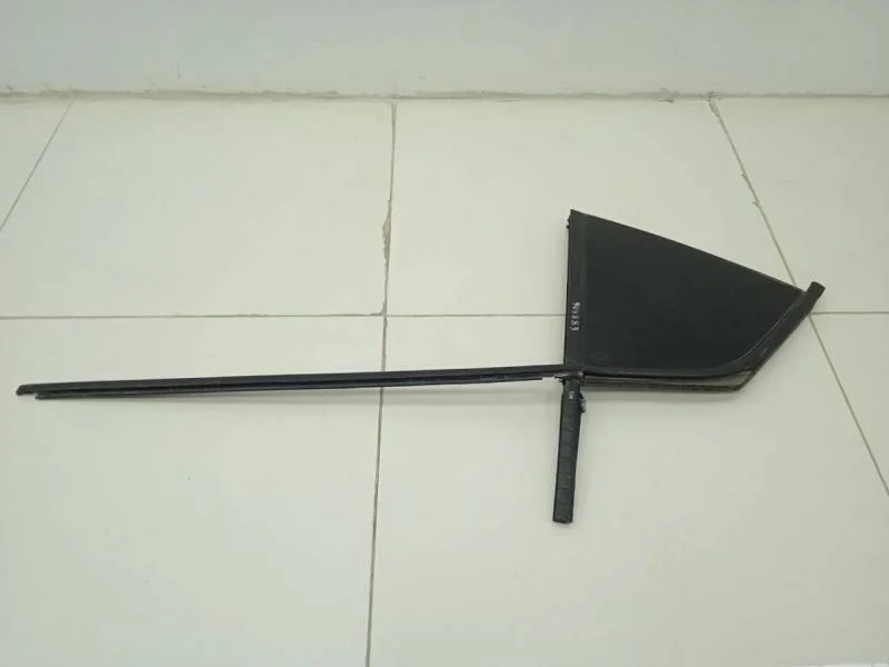 Стекло двери задней левой (форточка) Skoda Octavia (A7) 2013>