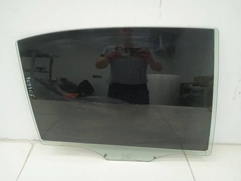 Стекло двери задней правой Skoda Octavia (A7) 2013>