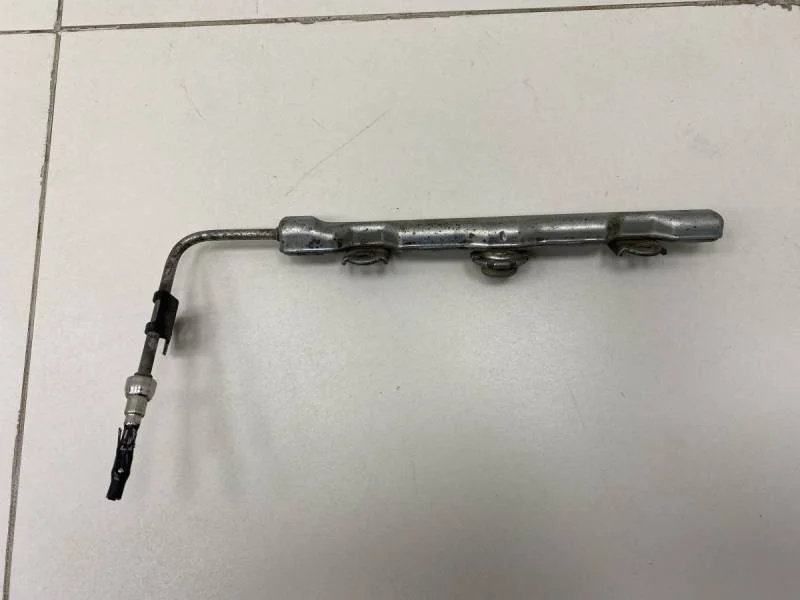 Рейка топливная (рампа) Toyota Corolla E120 2001-2007