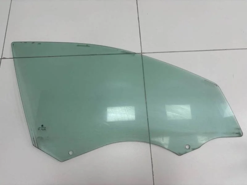 Стекло двери передней правой Skoda Octavia (A7) 2013>