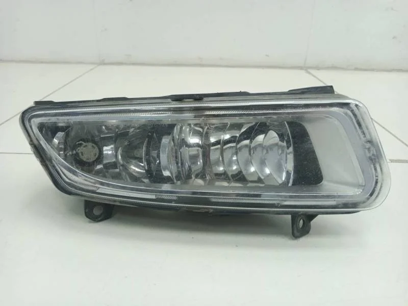 Фара противотуманная правая Volkswagen Polo (HB) 2009>