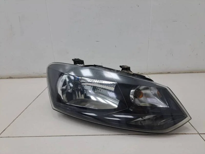 Фара правая Volkswagen Polo (HB) 2009>