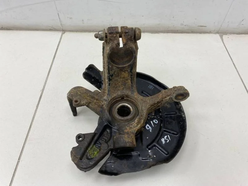 Кулак поворотный передний правый Volkswagen Polo (HB) 2009>