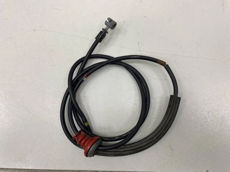 Трос открывания капота Volkswagen Polo (HB) 2009>