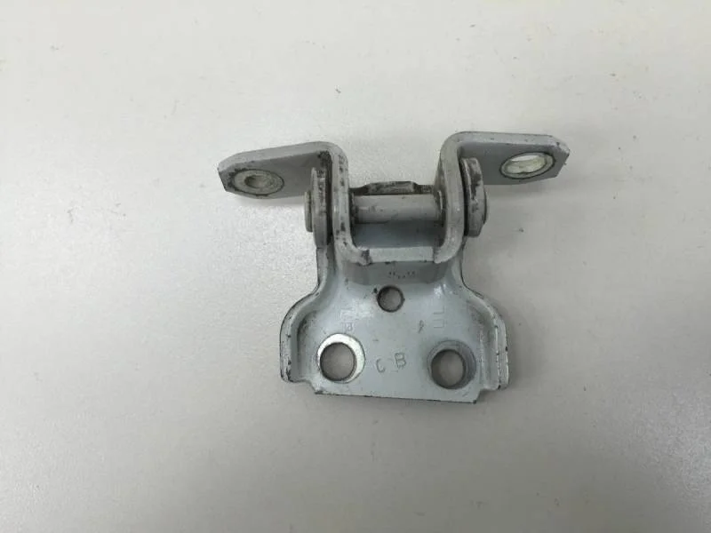 Петля двери задней правой нижняя Suzuki Liana 2001-2007