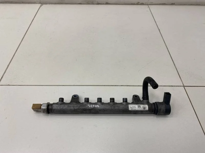 Рейка топливная (рампа) Volkswagen Multivan T6 2015 - 2019