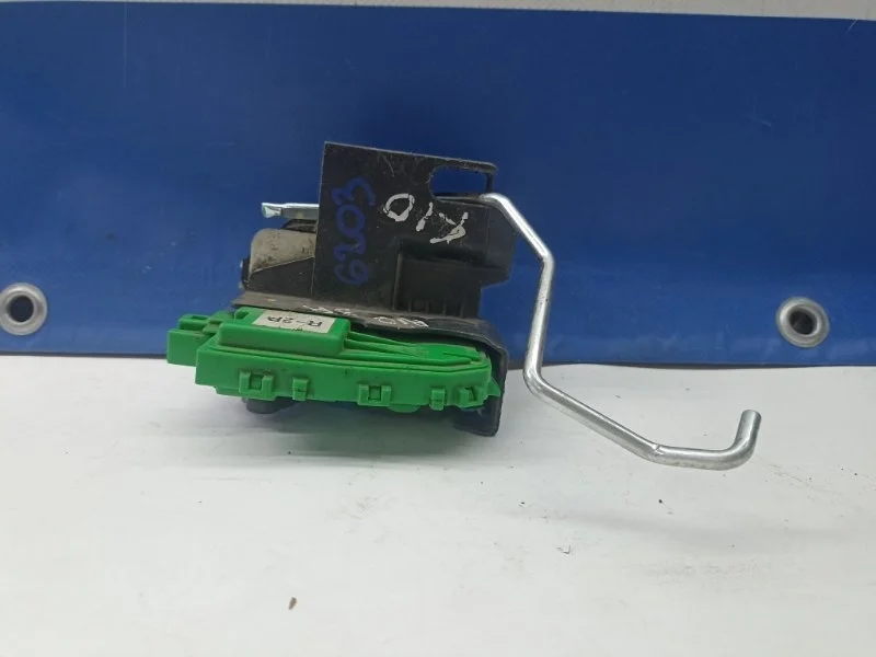 Замок двери Kia Rio 3 814204Y000, задний правый