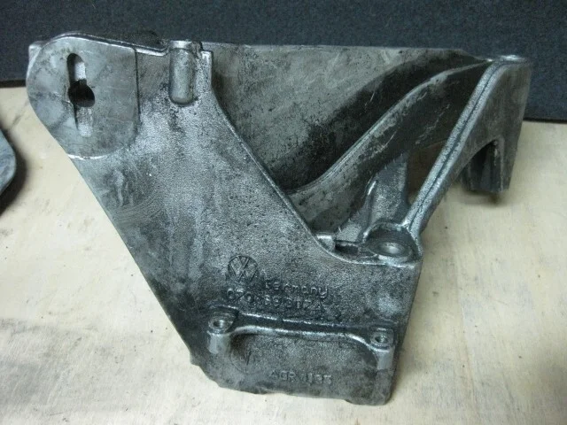 Кронштейн двигателя опорный Volkswagen Touareg 2003 070199307A ВНЕДОРОЖНИК BAC