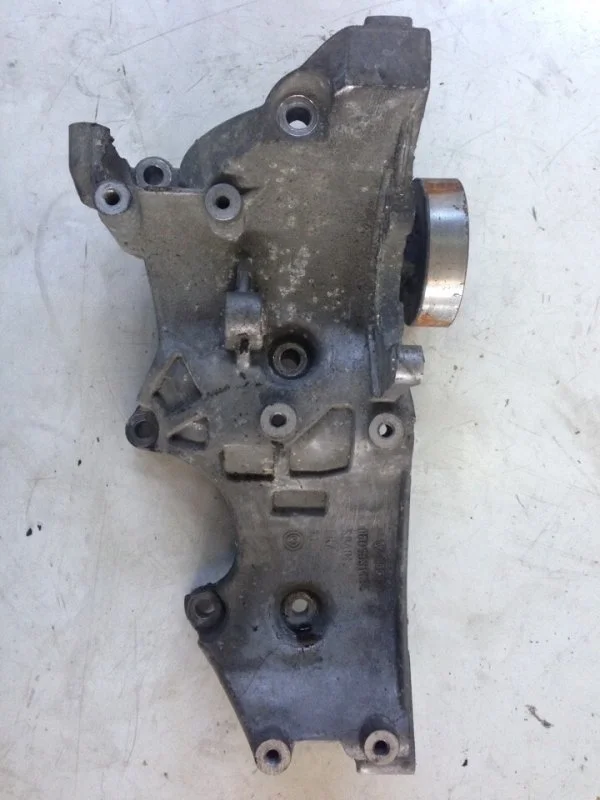 Прочая запчасть Audi A4 06D903143C 1.8