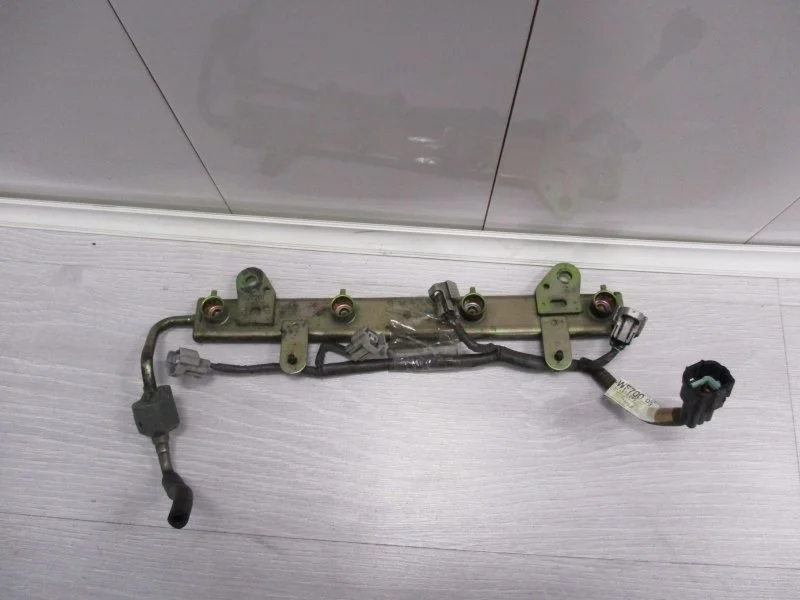 Рампа топливная Nissan X-Trail 2004 17520AU400 2