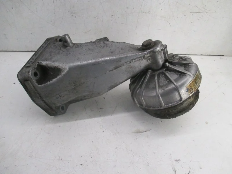 Кронштейн двигателя опорный Mercedes-Benz Vito 2008 A6462230804 ФУРГОН 646.982