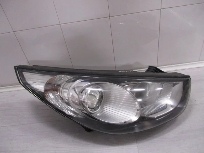 Фара Hyundai Ix35 2011 921022Y000 ХЭТЧБЕК D4HA, передняя правая