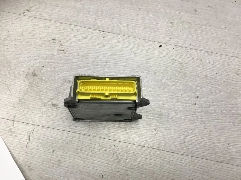 ЭБУ подушки безопасности Volkswagen Golf 2004 1K0909605H 1.9