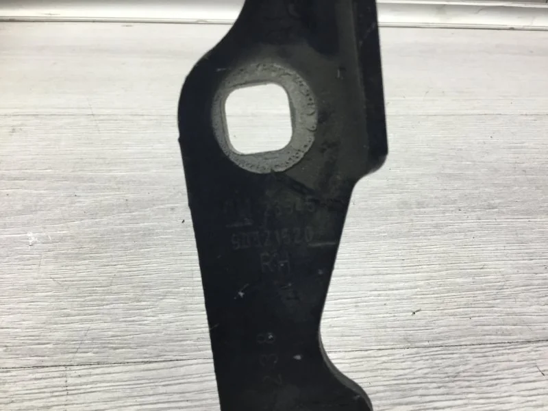 Петля капота Opel Astra G 2000 90521520 ХЭТЧБЕК, правая